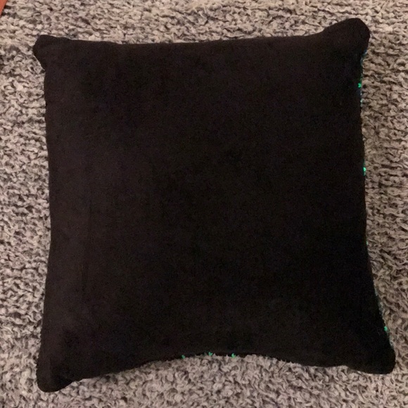 Sequence throw pillow - Picture 3 of 3